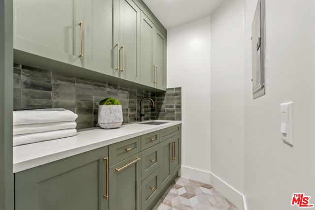 12527 Huston Street, Valley Village, CA 91607