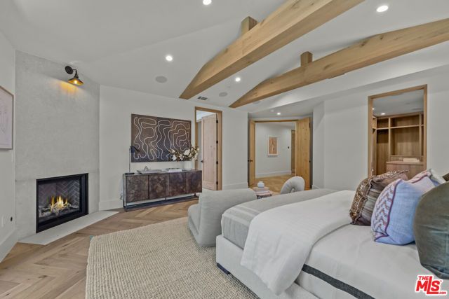 12527 Huston Street, Valley Village, CA 91607