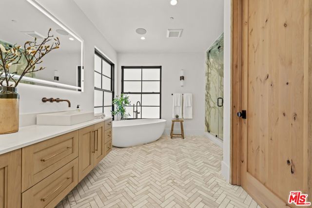 12527 Huston Street, Valley Village, CA 91607