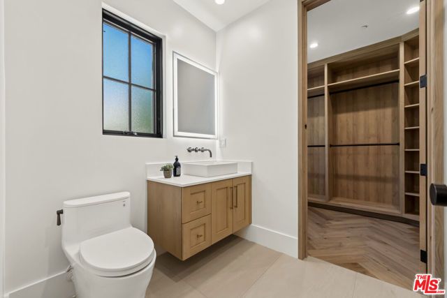 12527 Huston Street, Valley Village, CA 91607