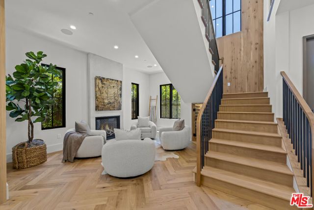 12527 Huston Street, Valley Village, CA 91607