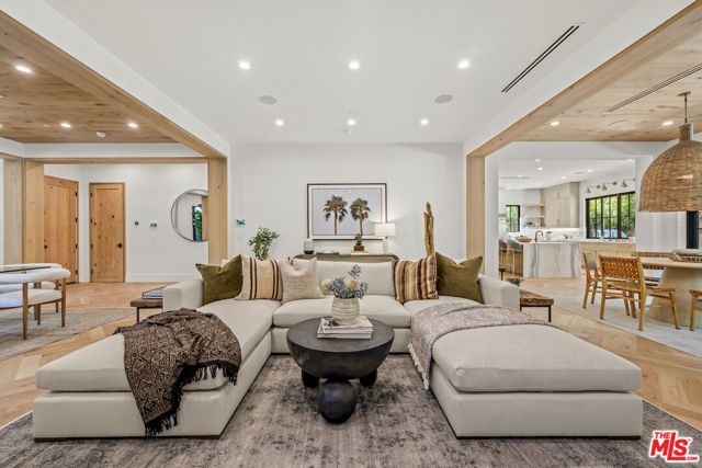 12527 Huston Street, Valley Village, CA 91607