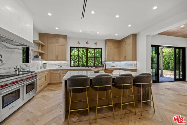 12527 Huston Street, Valley Village, CA 91607