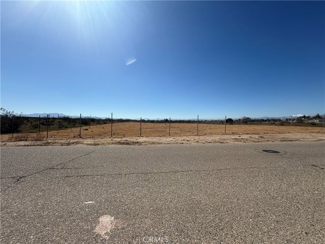 1 Lemon, Hesperia, CA 92345