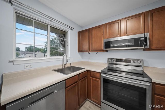 645 Sugar Trail Court 5, St Peters, MO 63376