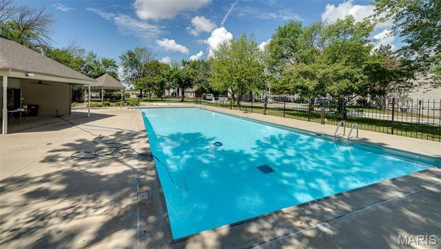 645 Sugar Trail Court 5, St Peters, MO 63376