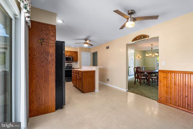 56 HIGHLAND AVE, Elkton, MD 21921