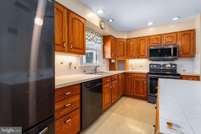 56 HIGHLAND AVE, Elkton, MD 21921