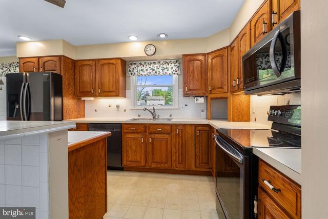 56 HIGHLAND AVE, Elkton, MD 21921