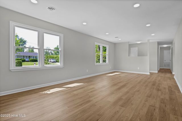 410 Millhouse Road, Castle Hayne, NC 28429