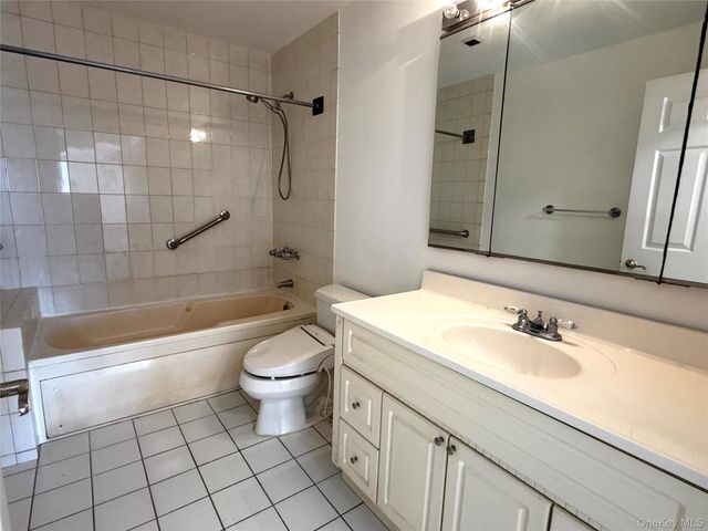 190 Schofield Street 1C, Bronx, NY 10464