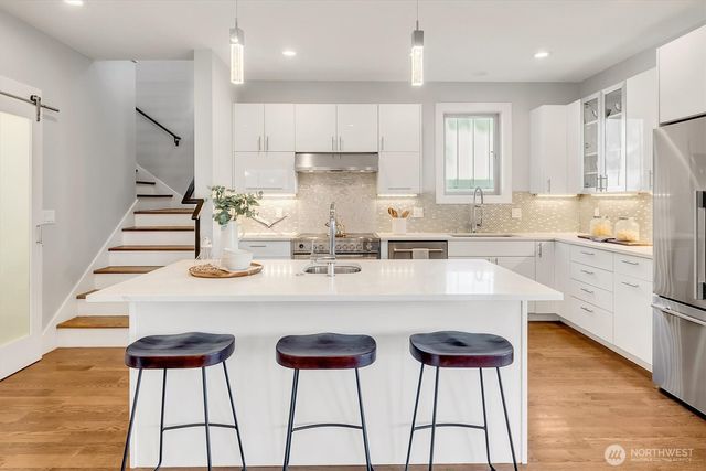 3629 35th Avenue W, Seattle, WA 98199