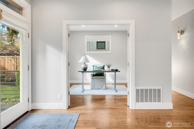 3629 35th Avenue W, Seattle, WA 98199