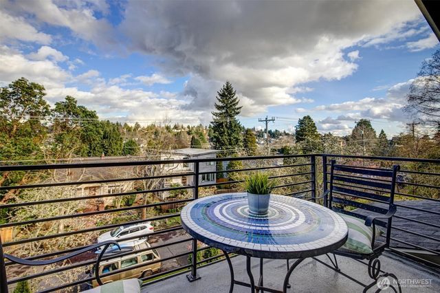 3629 35th Avenue W, Seattle, WA 98199