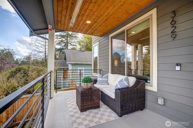 3629 35th Avenue W, Seattle, WA 98199