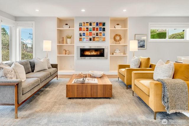 3629 35th Avenue W, Seattle, WA 98199