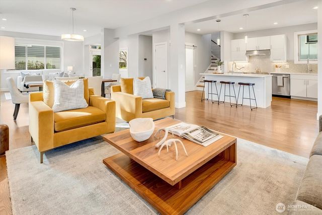 3629 35th Avenue W, Seattle, WA 98199