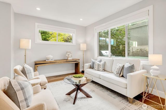 3629 35th Avenue W, Seattle, WA 98199