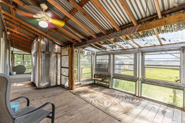 1000 E HIGHWAY ST, Iowa Park, TX 76367