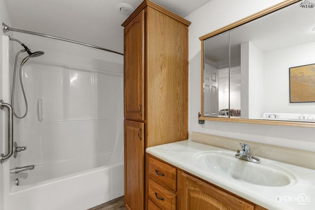 1000 E HIGHWAY ST, Iowa Park, TX 76367