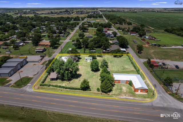 1000 E HIGHWAY ST, Iowa Park, TX 76367