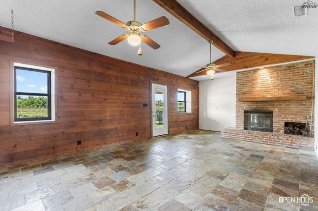 1000 E HIGHWAY ST, Iowa Park, TX 76367
