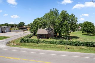 1000 E HIGHWAY ST, Iowa Park, TX 76367