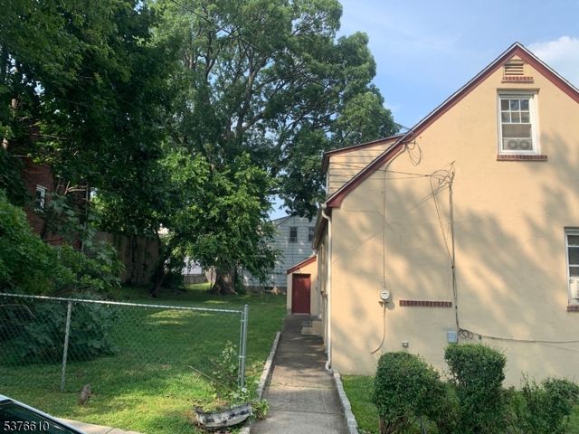 65 Union Pl, Irvington Twp., NJ 07111