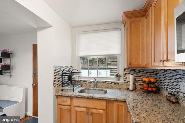 3707 KEMPER RD, Arlington, VA 22206