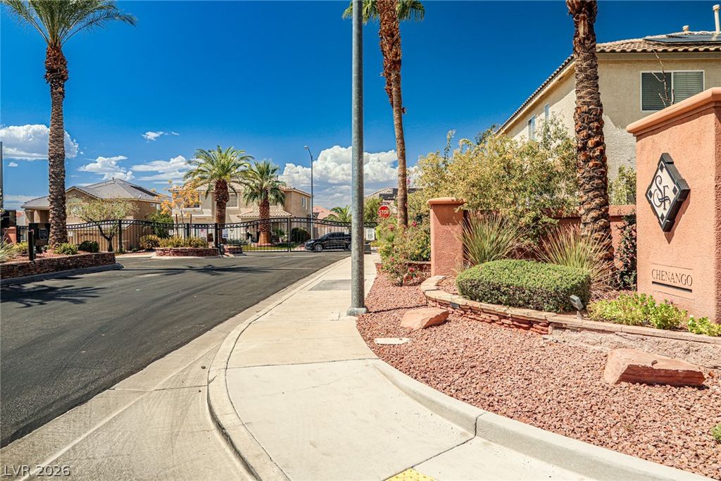 672 Kentons Run Avenue, Henderson, NV 89052 — photo 4