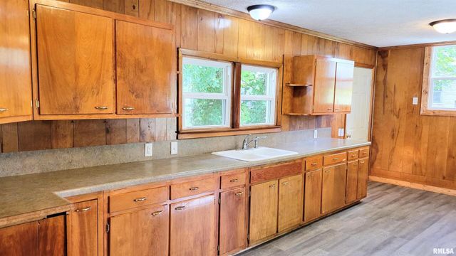 111 S Wilmington Avenue, Orient, IL 62874