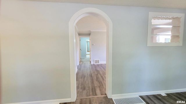 111 S Wilmington Avenue, Orient, IL 62874