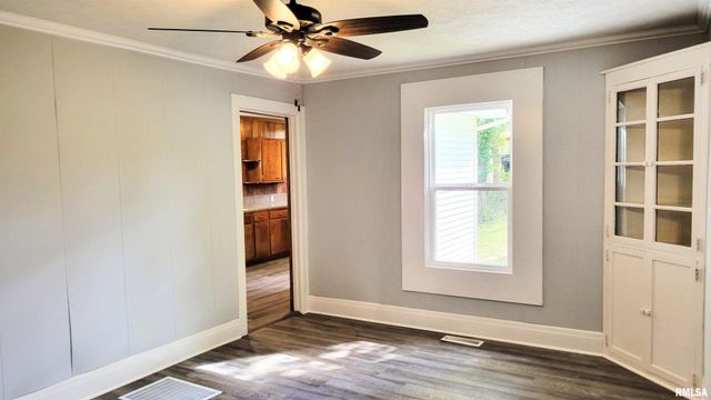 111 S Wilmington Avenue, Orient, IL 62874