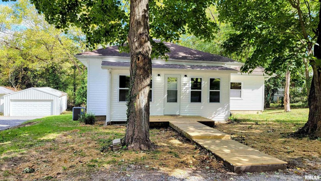 111 S Wilmington Avenue, Orient, IL 62874