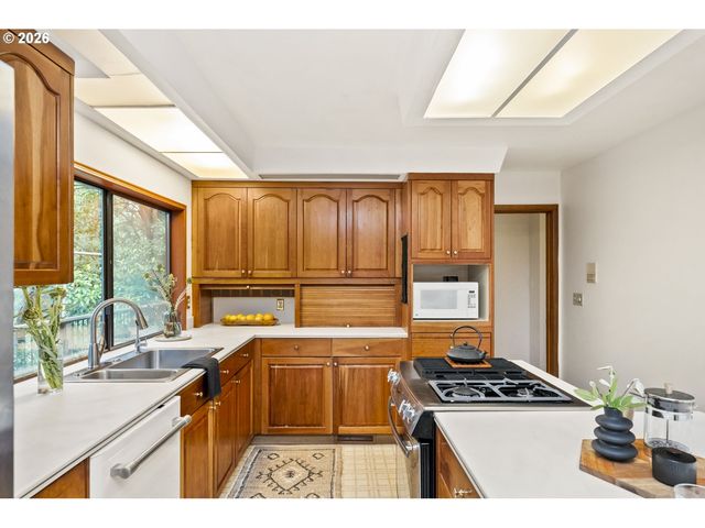 4495 Se ALDERCREST Rd, Milwaukie, OR 97222