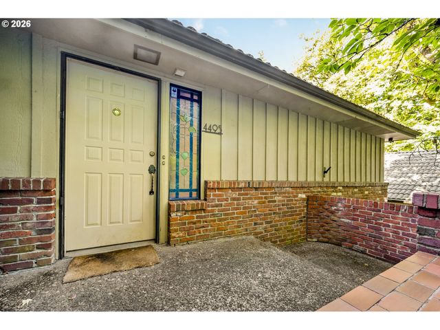 4495 Se ALDERCREST Rd, Milwaukie, OR 97222
