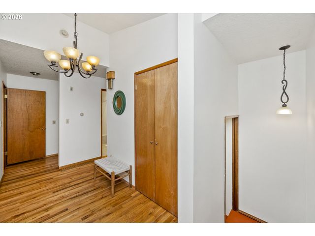 4495 Se ALDERCREST Rd, Milwaukie, OR 97222