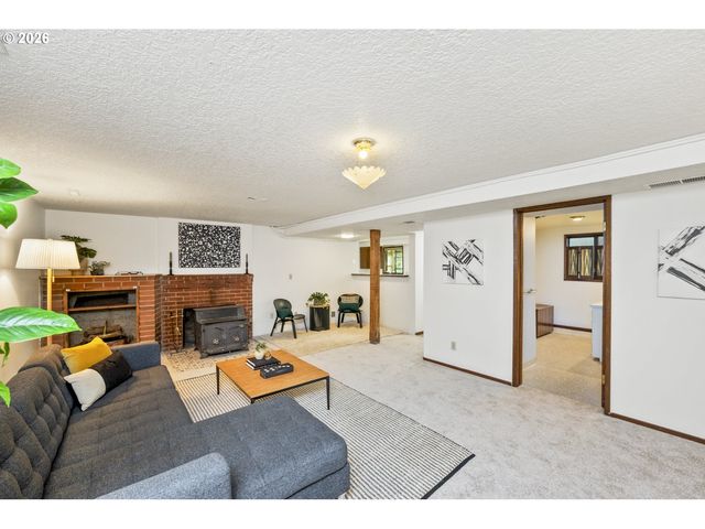 4495 Se ALDERCREST Rd, Milwaukie, OR 97222