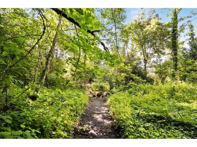 4495 Se ALDERCREST Rd, Milwaukie, OR 97222