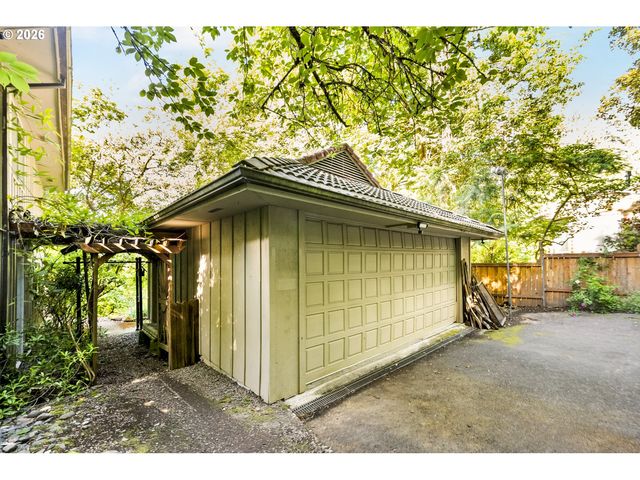 4495 Se ALDERCREST Rd, Milwaukie, OR 97222