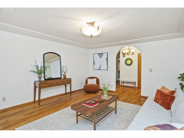 4495 Se ALDERCREST Rd, Milwaukie, OR 97222