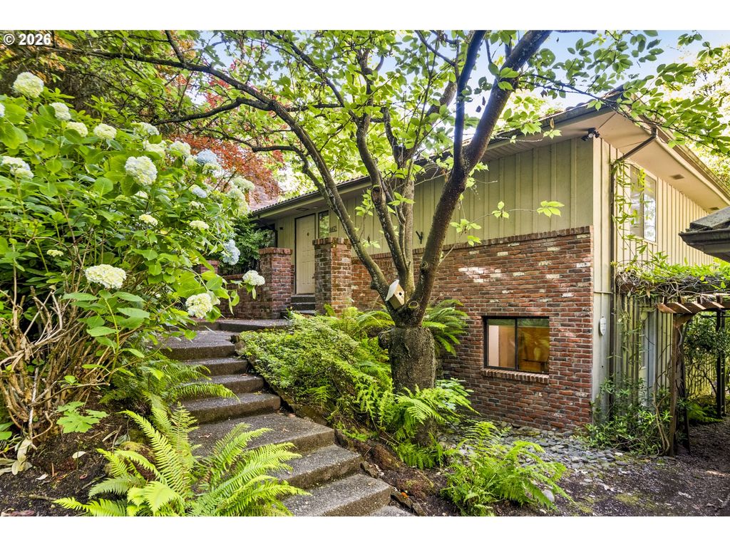 4495 Se ALDERCREST Rd, Milwaukie, OR 97222