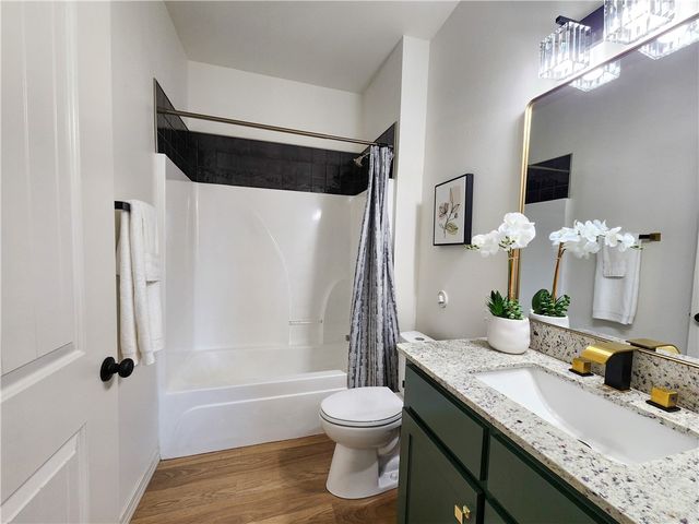 1115 N Leverett Avenue 104, Fayetteville, AR 72703