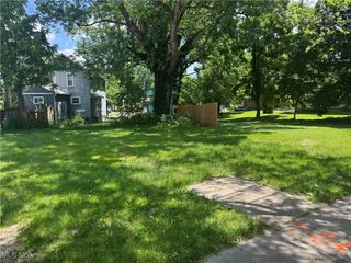 600 Parkman Road, Warren, OH 44485