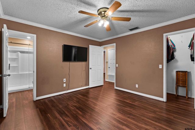 4054 Lakeshore Dr, Lone Star, TX 75668