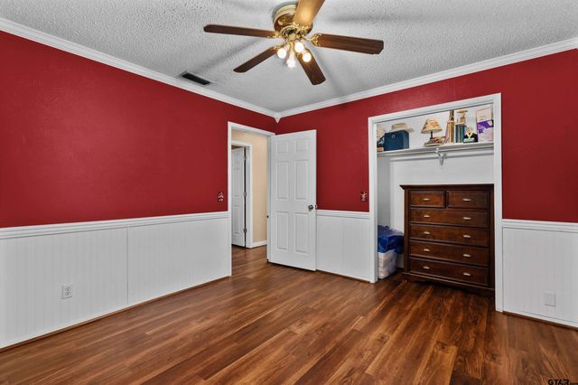 4054 Lakeshore Dr, Lone Star, TX 75668