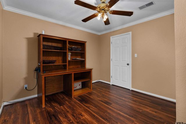 4054 Lakeshore Dr, Lone Star, TX 75668