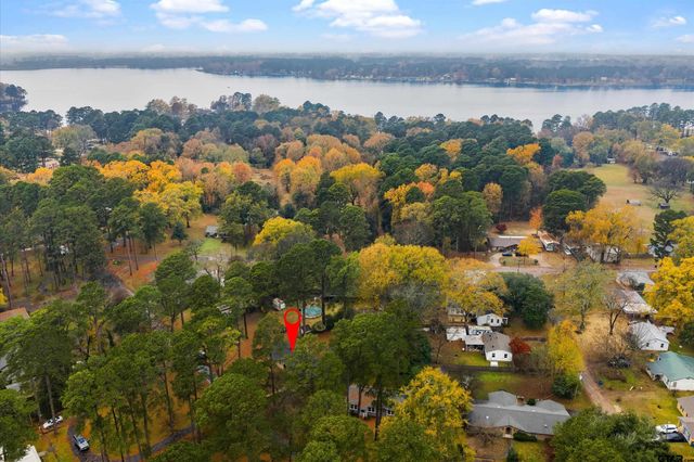 4054 Lakeshore Dr, Lone Star, TX 75668