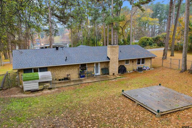 4054 Lakeshore Dr, Lone Star, TX 75668