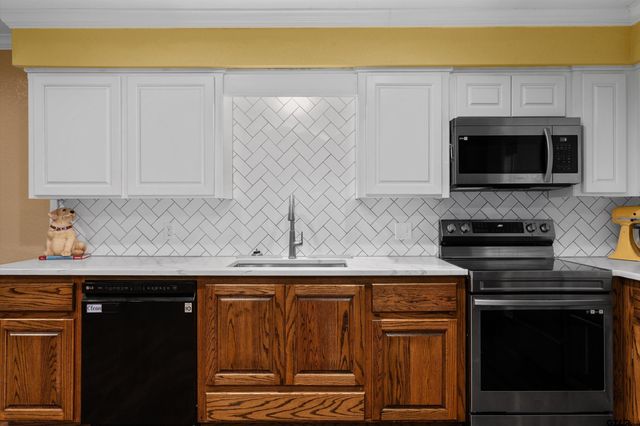 4054 Lakeshore Dr, Lone Star, TX 75668